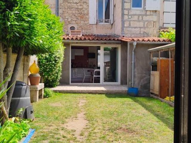 Maison vente à Angoulême, Aignes-et-puypéroux