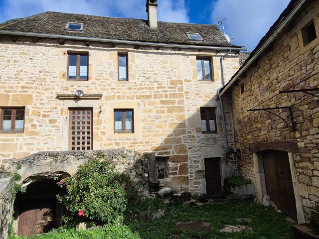 Maison vente à Rodez, Castelnau-de-mandailles
