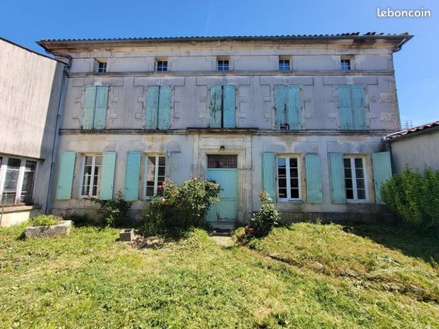 Maison vente à Saint-Jean-d'Angély, Macqueville