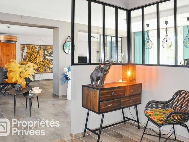 Maison vente à Laval, L'huisserie