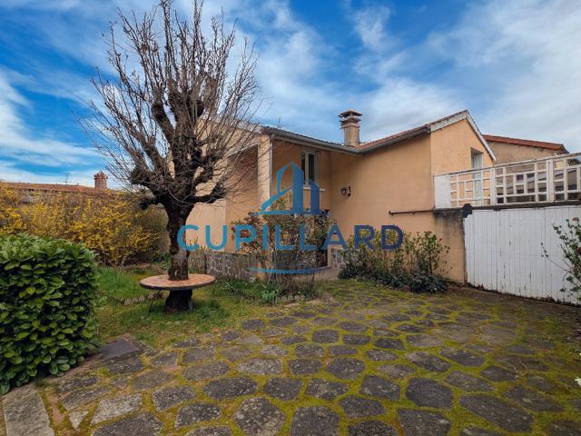 Maison vente à Roanne, Vendranges