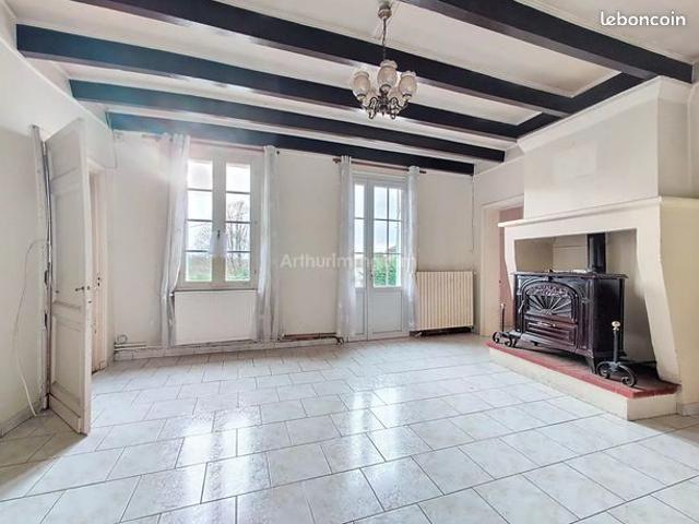Maison vente à Confolens, Abzac