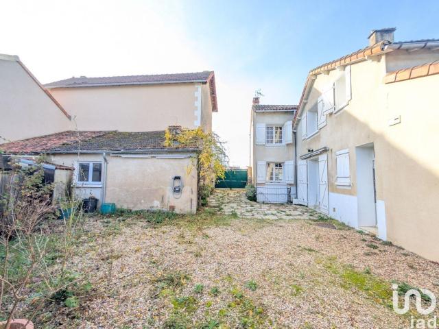 Maison vente à Lussac les Châteaux, Lussac-les-Châteaux