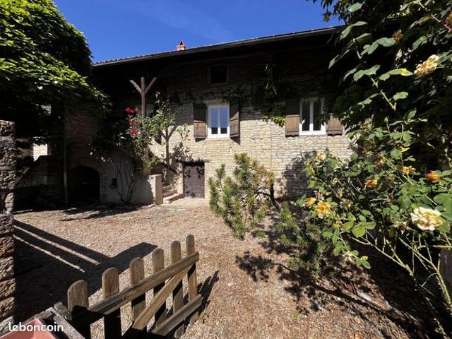 Maison vente à Mâcon, Cruzille