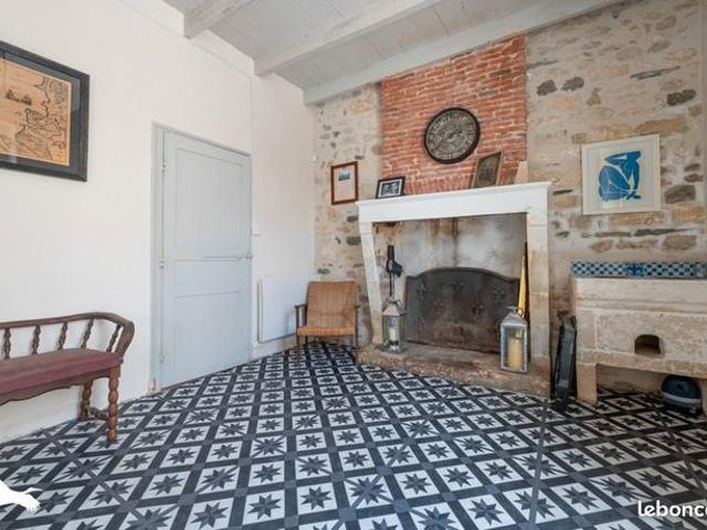 Maison vente à Rochefort, Hiers-brouage