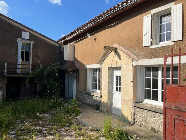 Maison vente à Confolens, Xambes