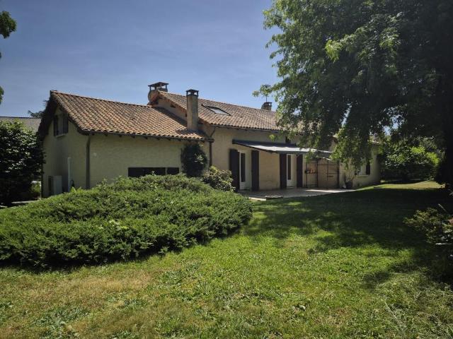 Maison vente à Nontron, Saint-saud-lacoussière