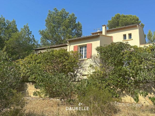 Maison vente à Arles, La Salle Les Alpes