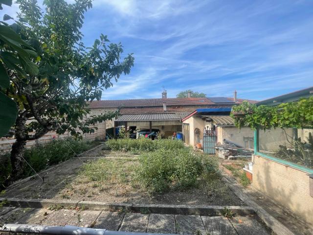 Maison vente à Bourg-de-Thizy, Thizy-les-Bourgs