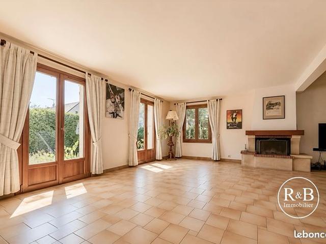 Maison vente à Versailles, Les Clayes-sous-bois