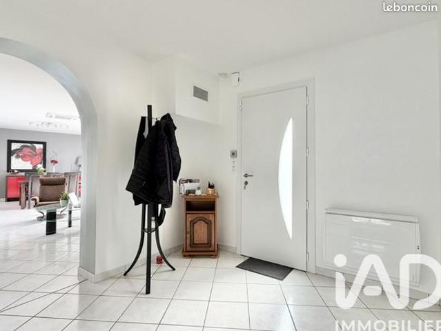 Maison vente à Fontenay-le-Comte, Mervent
