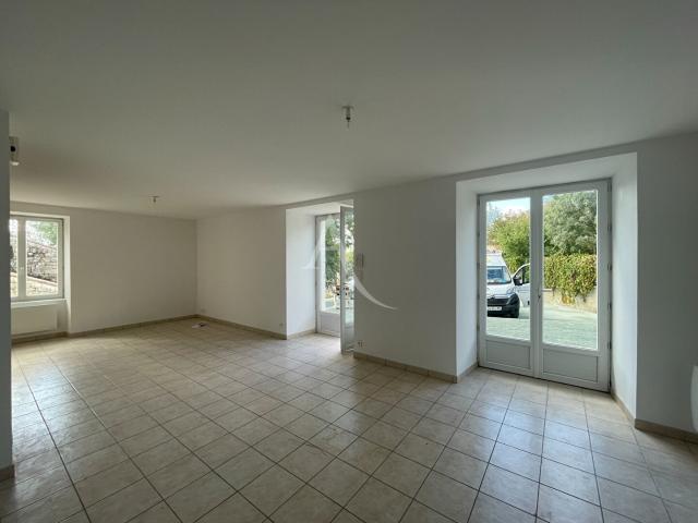 Maison location à Villeneuve, Saint-Hilaire-des-Loges