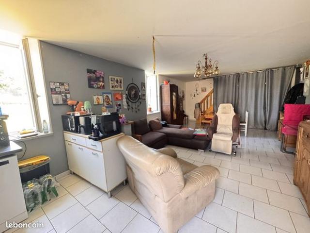 Maison vente à Saint-Jean-d'Angély, Saint-hilaire-de-villefranche