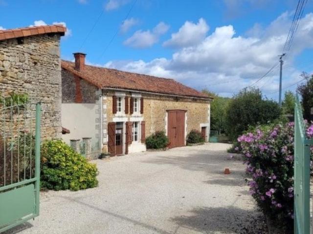 Maison vente à Nanteuil-en-Vallée, Charente