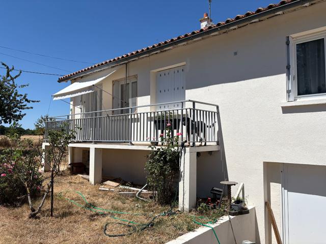 Maison vente à Bressuire, Chiché