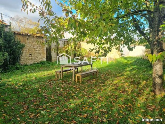 Maison vente à Saint-Jean-d'Angély, Charente-Maritime