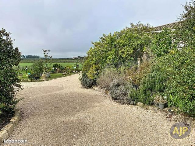 Maison vente à Jonzac, Jarnac-champagne