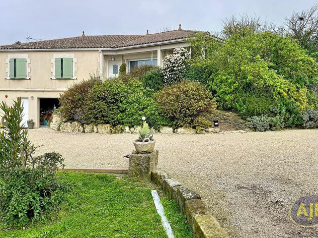 Maison vente à Jonzac, Jarnac-champagne