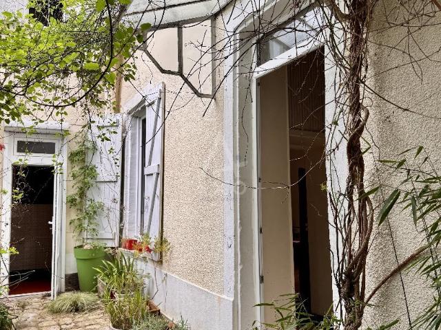 Maison vente à La Rochefoucauld, La Rochefoucauld-en-Angoumois