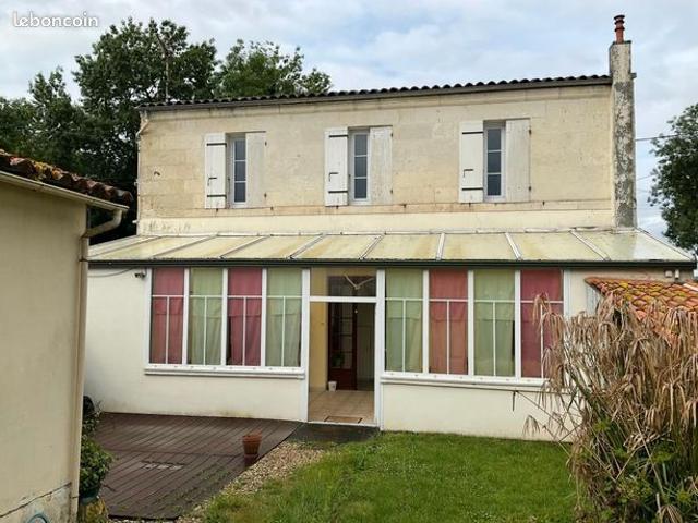 Maison vente à Saintes