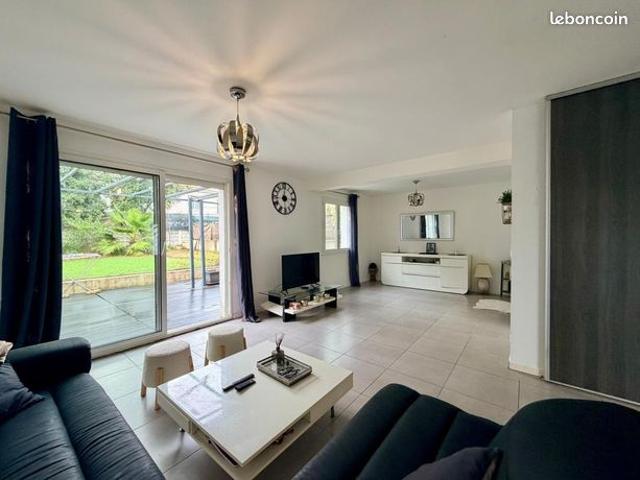 Maison vente à Lodève, Saint-mathieu-de-tréviers