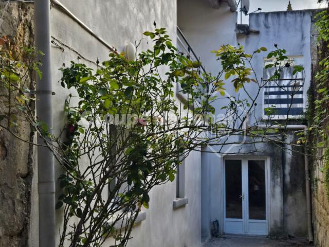 Maison vente à Nîmes, Montfrin