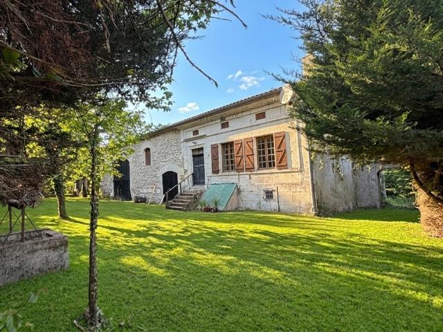 Maison vente à Jonzac, Boscamnant