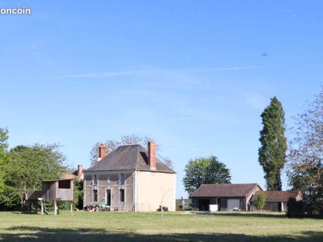 Maison vente à Chinon, Hommes