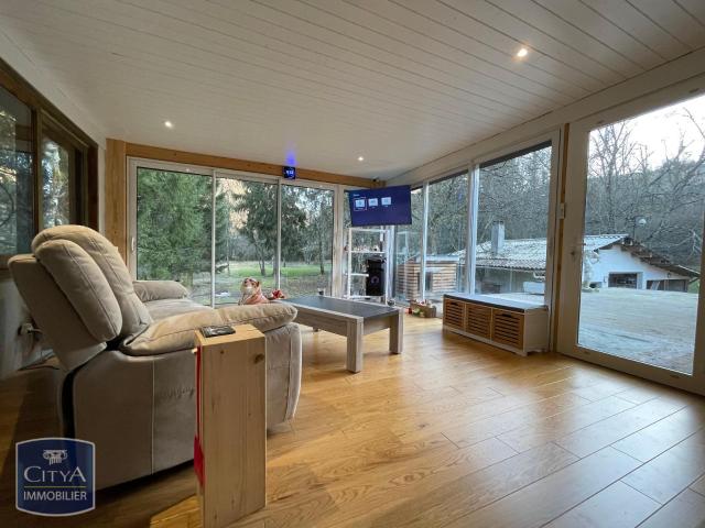 Maison vente à Cerdon, Préau