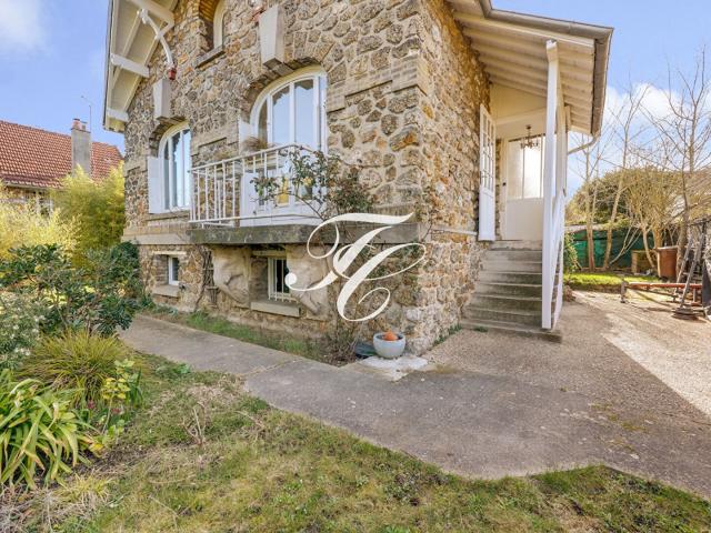 Maison vente à Nanterre, Saint-cloud