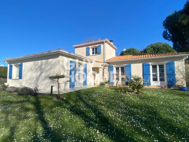 Maison vente à Rochefort, Etaules