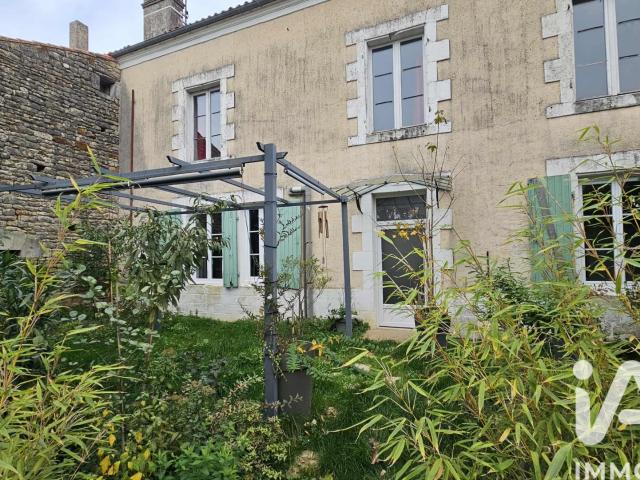 Maison vente à Charmé, Charente