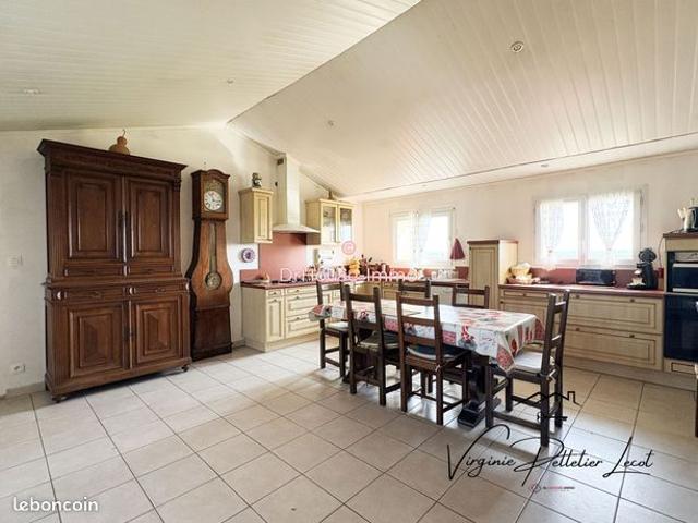 Maison vente à Fontenay-le-Comte, Velluire
