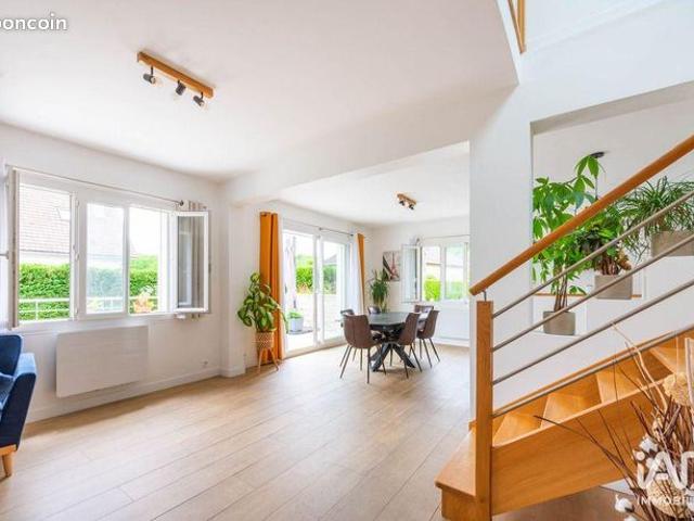 Maison vente à Saint-Germain-en-Laye, L'etang-la-ville