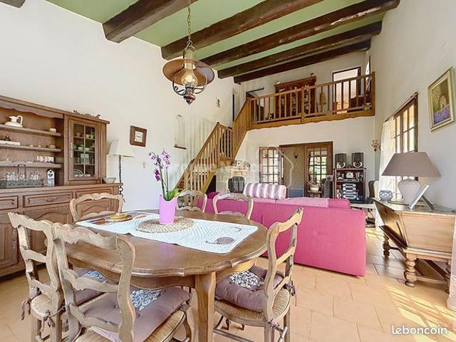 Maison vente à Arles, Cabannes