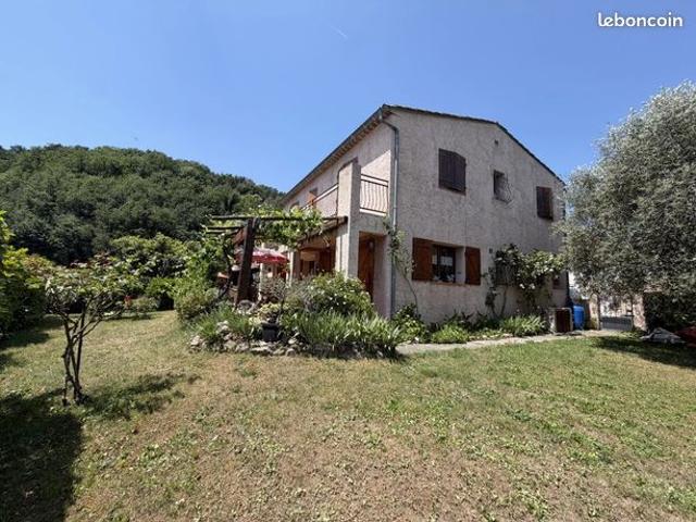 Maison vente à Montreuil-sur-Mer, Contes