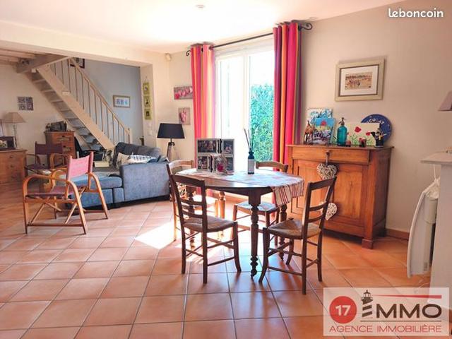 Maison vente à La Rochelle, Clavette