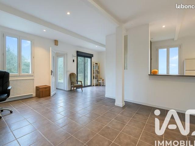 Maison vente à Dreux, Montreuil