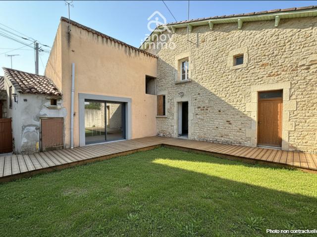 Maison vente à Angoulême, La Couronne