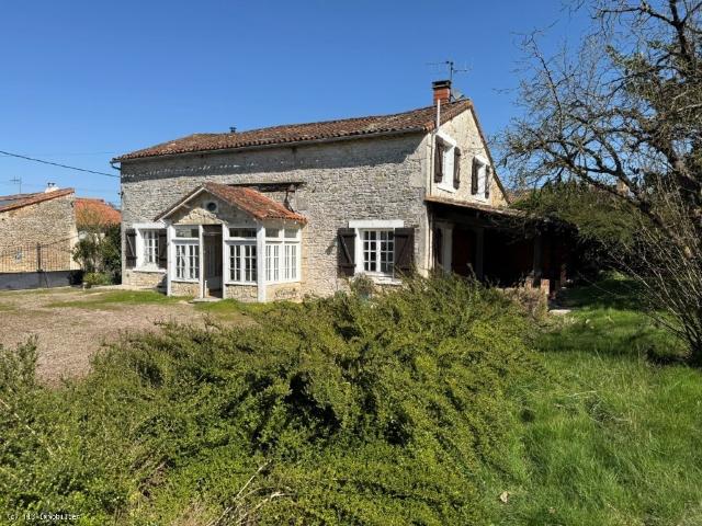 Maison vente à Montmorillon, Civray