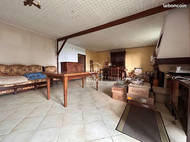 Maison vente à Parthenay, Clavé