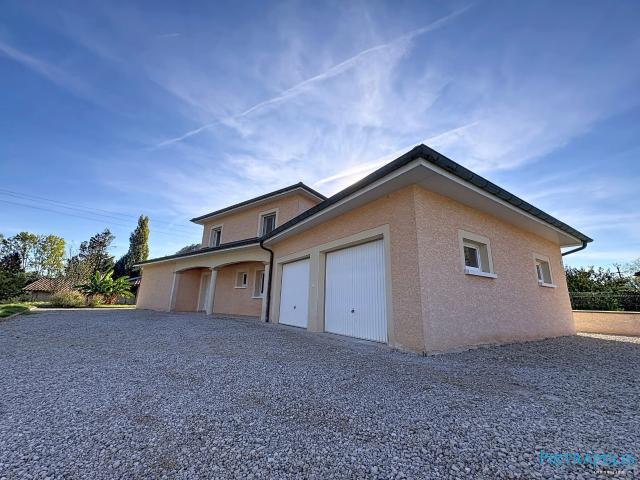 Maison location à Chanoz-Châtenay, Ain