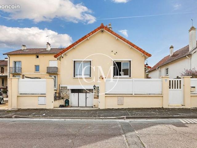 Maison vente à Avallon, Bois-d'arcy