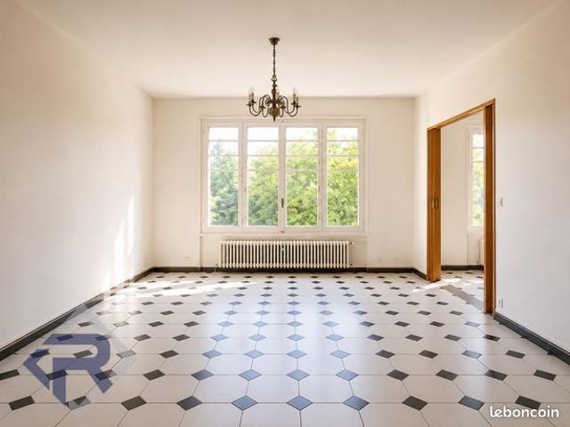 Maison vente à Dreux, Montreuil
