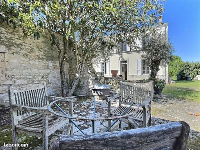 Maison vente à Saintes, La Vallée