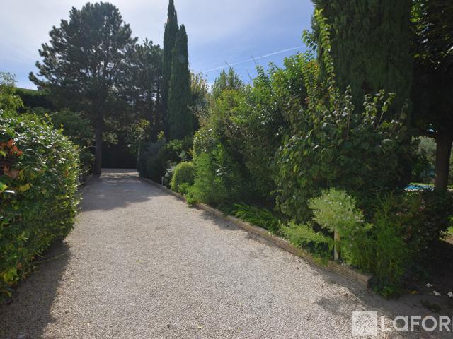 Maison vente à Arles, Cabannes