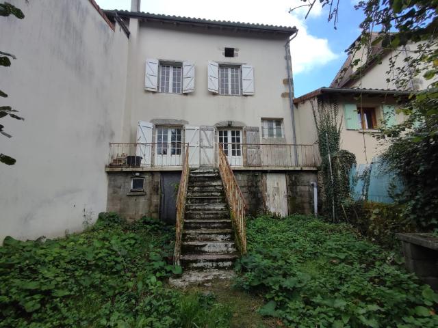 Maison vente à Nontron, Bussière-badil