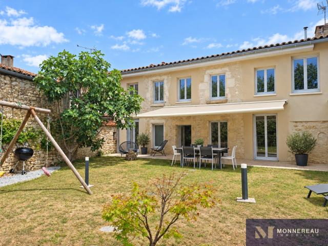 Maison vente à La Rochefoucauld, La Rochefoucauld-en-Angoumois