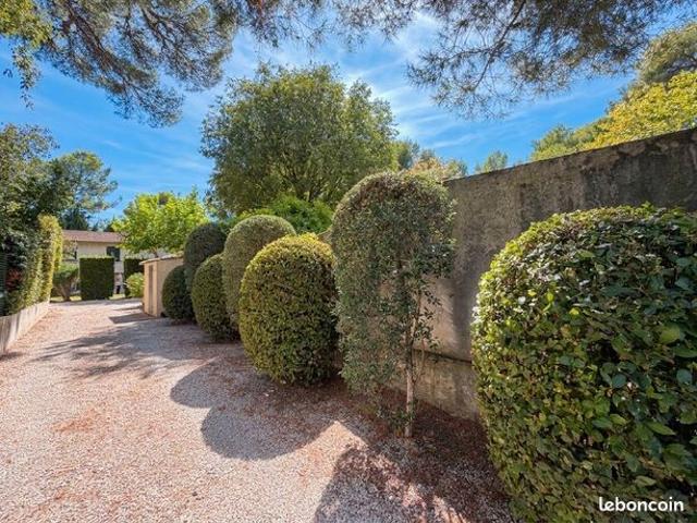 Maison vente à Villeneuve-lès-Avignon, Gard