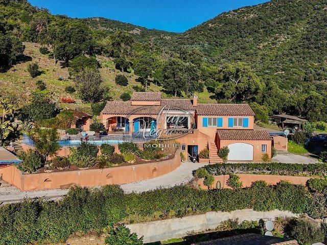 Maison vente à Arrondissement de Toulon, Le Lavandou